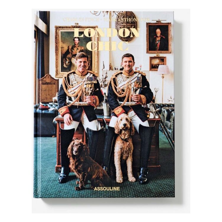 Assouline 9781649804990 London Chic 9781649804990 London Chic - www.romeyntailors.nl - Romeyn Tailors