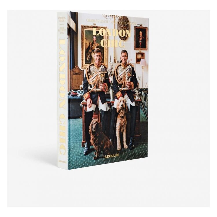 Assouline 9781649804990 London Chic 9781649804990 London Chic - www.romeyntailors.nl - Romeyn Tailors